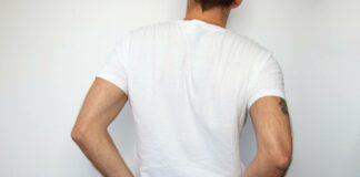 Stylizacje z T-shirtem dla mężczyzn