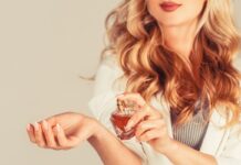 Jak przedłużyć trwałość perfum na skórze? Proste triki, które działają jak wzmocnić zapach perfum